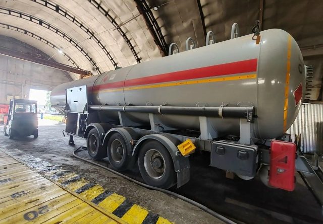На предприятии «Сеспель» работник погиб после взрыва газовоздушной смеси в цистерне
